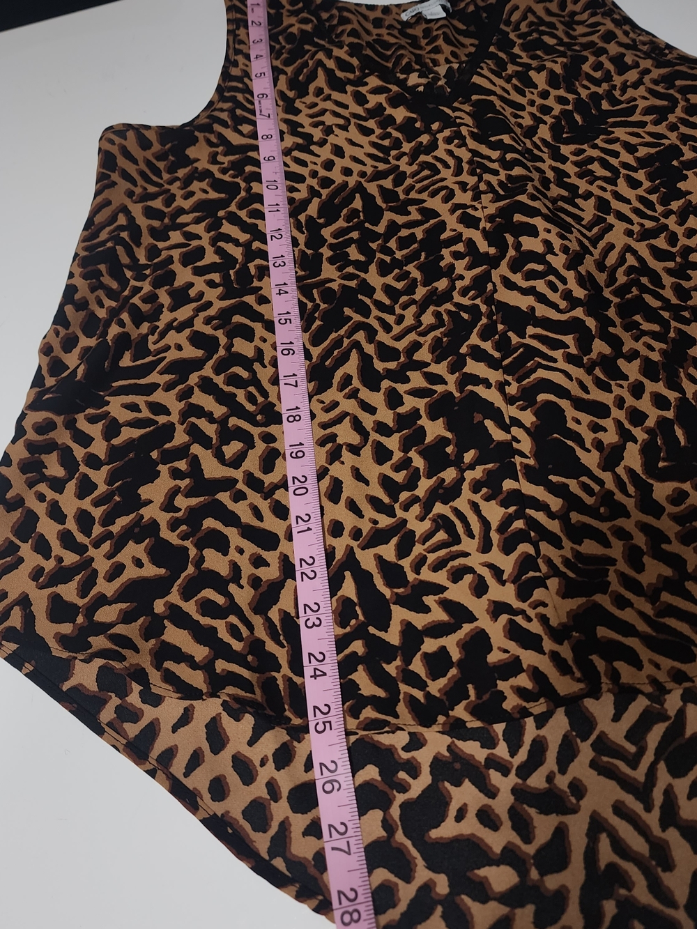 Black & Tan Animal Print V-Neck Sleeveless Camisole Stylish And Versatile Size L - Picture 4 of 7